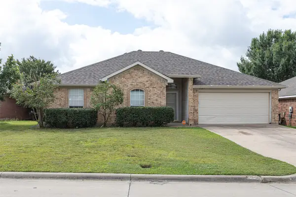 1807 Bertram Drive, Mansfield, TX 76063