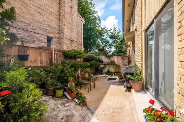 2650 Custer Parkway #D, Richardson, TX 75080