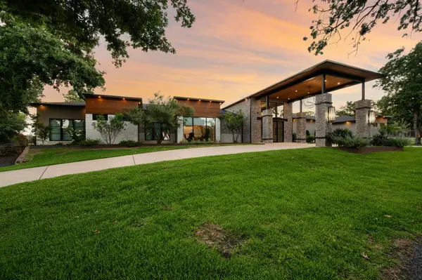 916 Dove Creek Court, Bartonville, TX 76226
