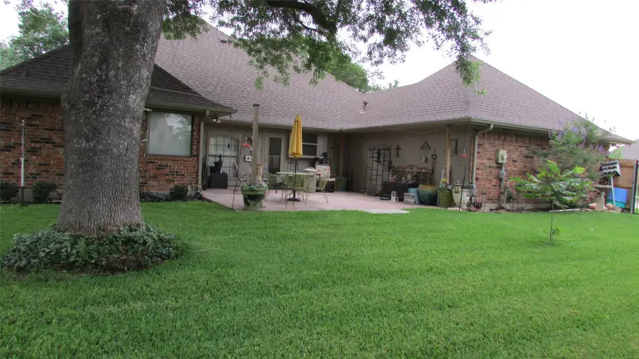 901 Lakeway Drive, Ennis, TX 75119 - #2