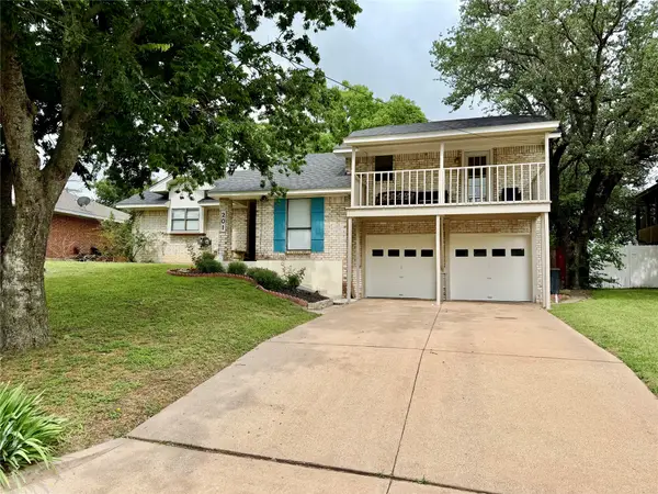 201 Oakridge Drive, Weatherford, TX 76086
