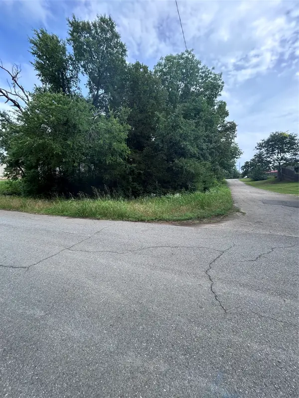 500 E Shepherd Street, Denison, TX 75021
