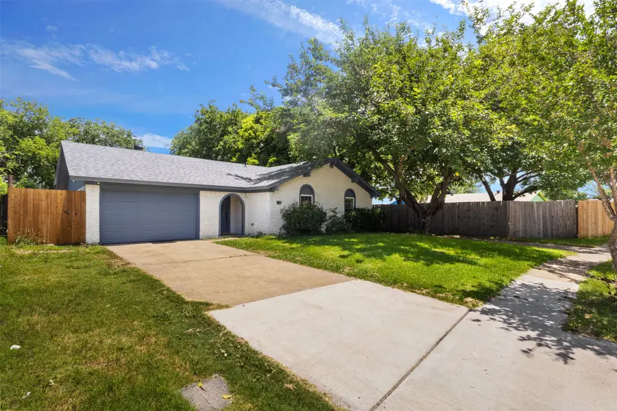1065 Sunset Circle, Garland, TX 75040 - #2
