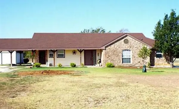 2520 Emerald Forest Drive, Burleson, TX 76028