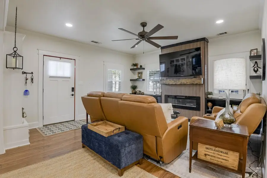 406 Commerce Street, Maypearl, TX 76064 - #3