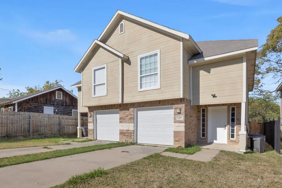 1205 E Powell Avenue, Fort Worth, TX 76104 - #2