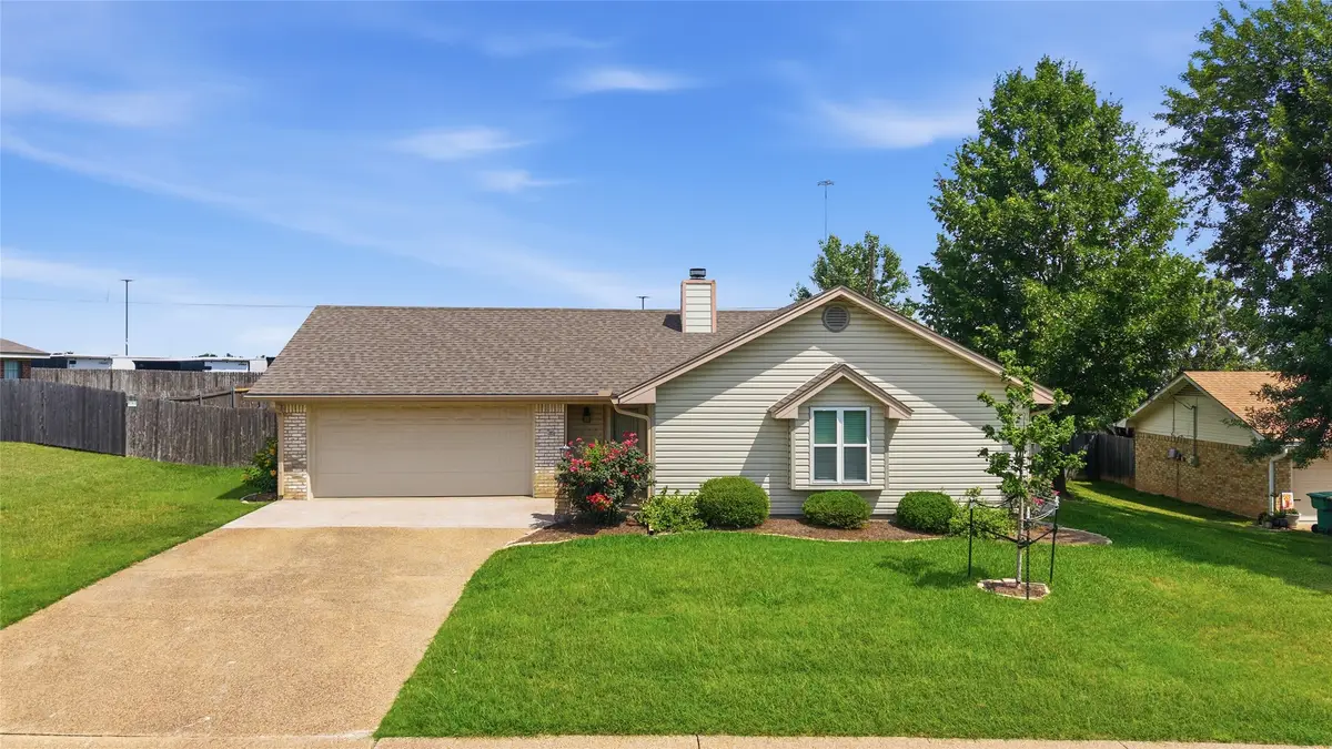 200 E San Benito Drive, Robinson, TX 76706 - #1