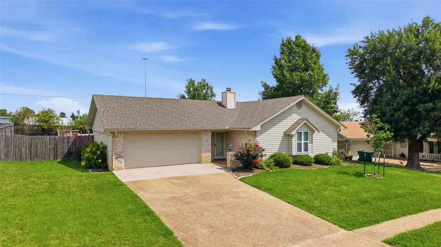 200 E San Benito Drive, Robinson, TX 76706 - #2