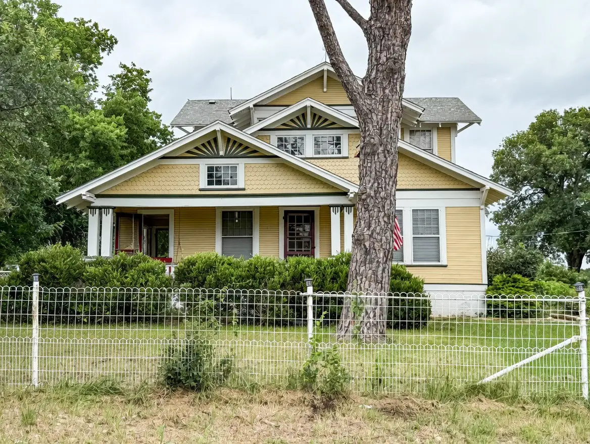 2749 Mcgregor South Loop, McGregor, TX 76657 - #1