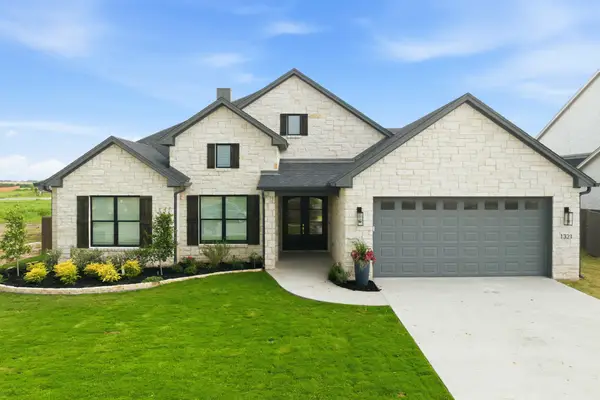 1321 Tahonta Drive, Hewitt, TX 76643