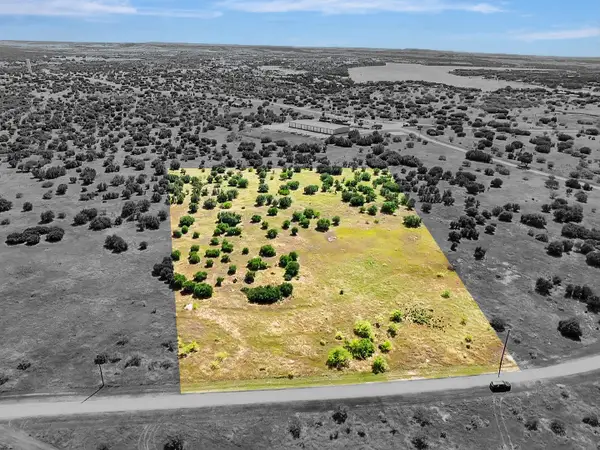 912 Mockingbird Bend, Graford, TX 76449