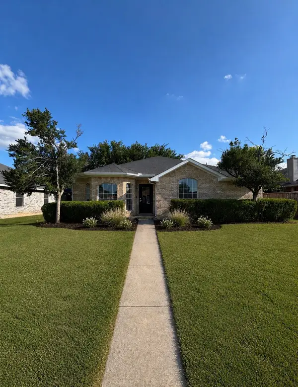 706 Crenshaw Drive, Cedar Hill, TX 75104