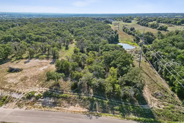 1049 Glenoaks Drive, Weatherford, TX 76088