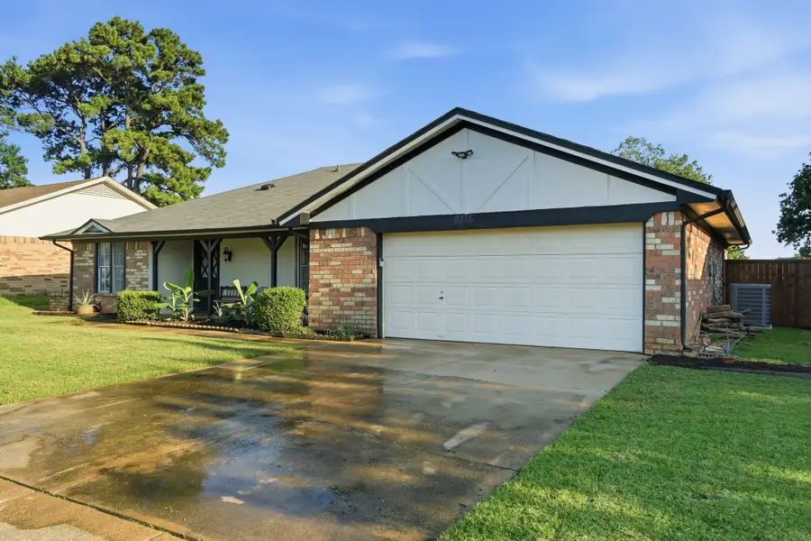 8516 Crestview Drive, North Richland Hills, TX 76182 - #2