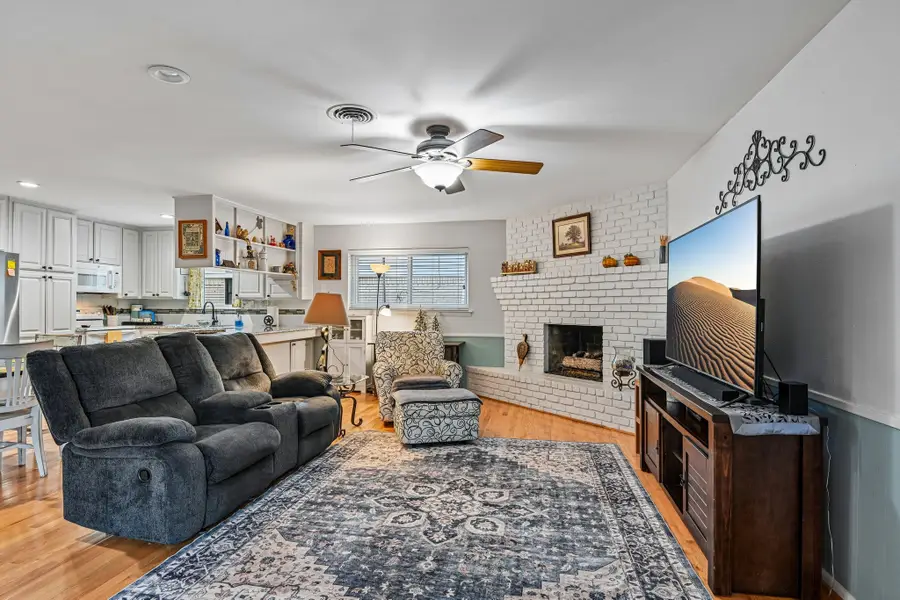 724 Bedford Court W, Hurst, TX 76053 - #2