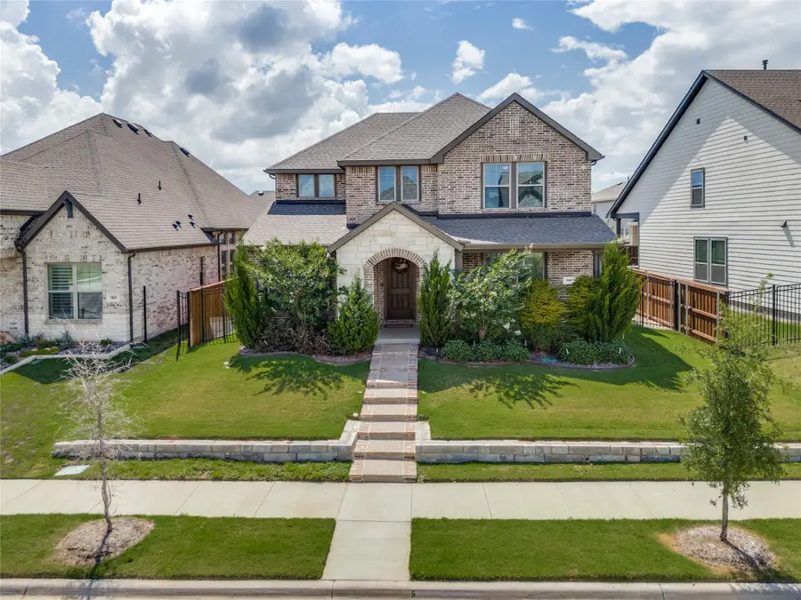 909 Almond Blossom Circle, Crowley, TX 76036 - #2