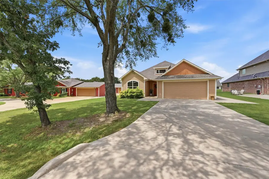 114 Sequoya Drive, Lake Kiowa, TX 76240 - #3