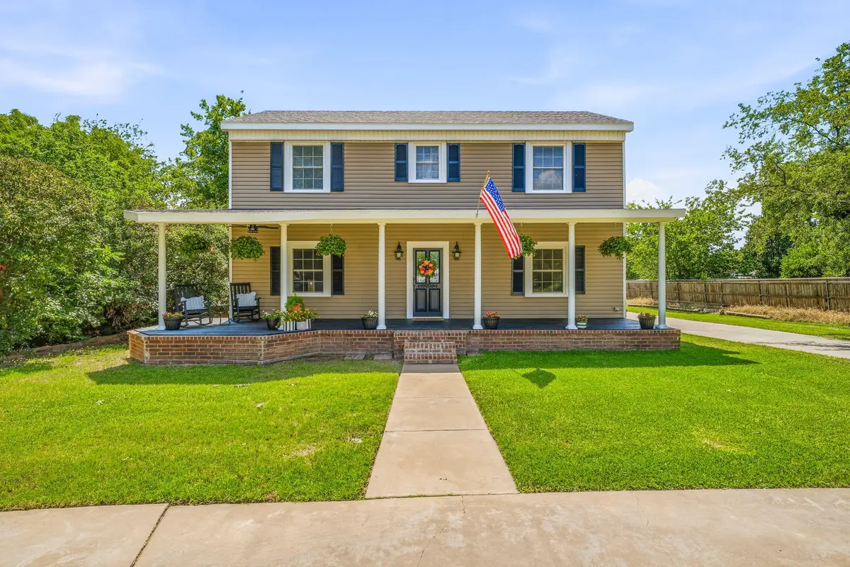 816 Kentucky Street, Graham, TX 76450 - #1