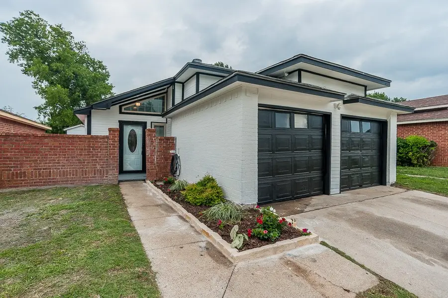 4707 Poppy Drive E, Fort Worth, TX 76137 - #2