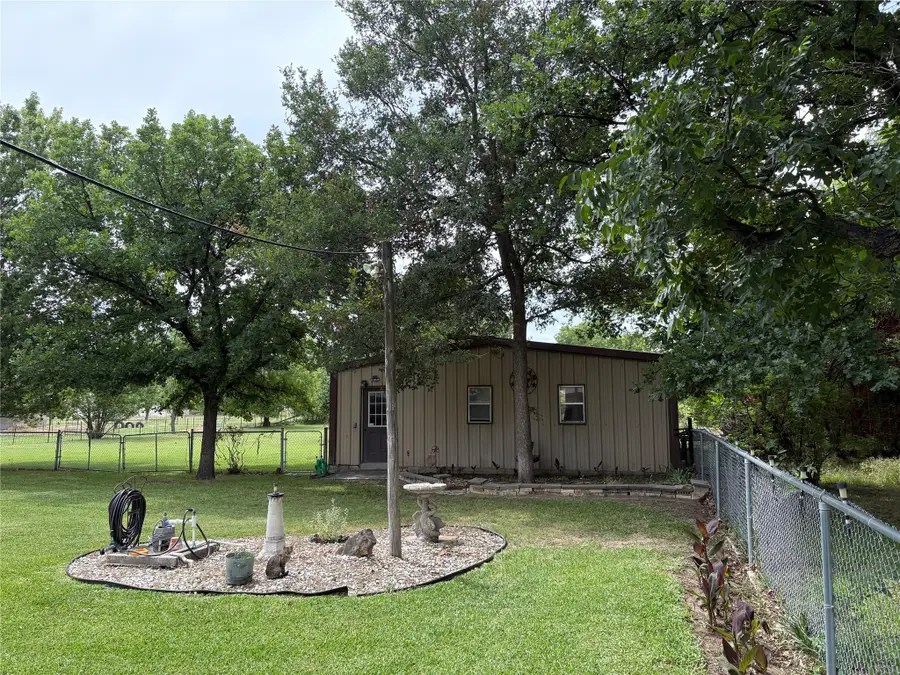 323 S Fisher Street, Gorman, TX 76454 - #3