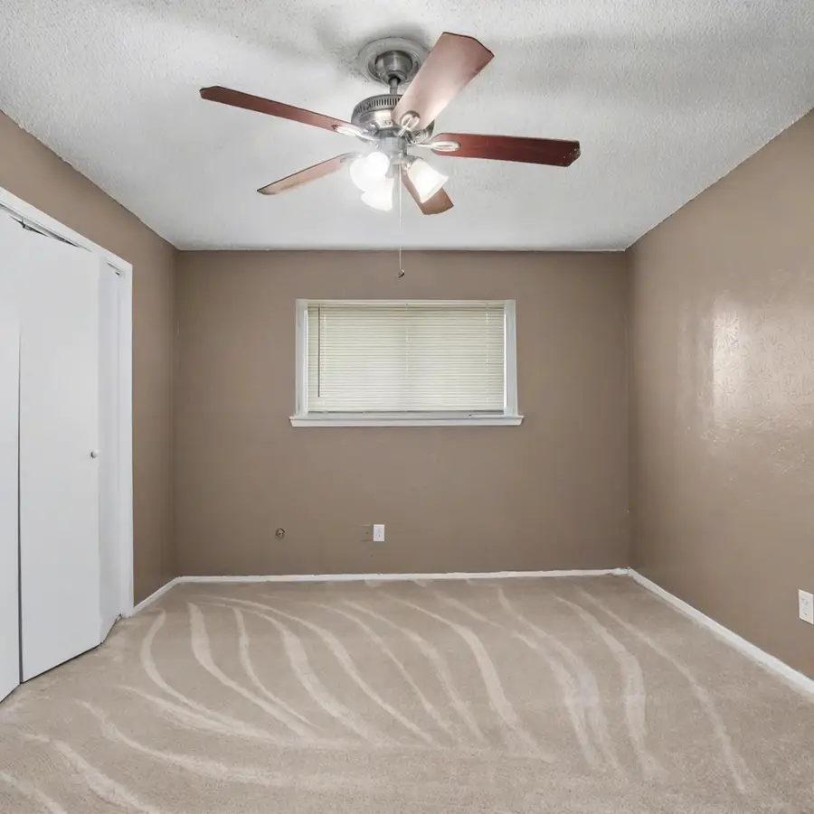 805 Cherry Hills Drive, Lancaster, TX 75134 - #2