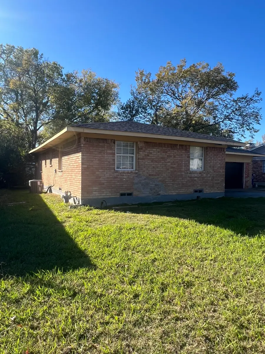 2419 N Prairie Creek Road, Dallas, TX 75227 - #2