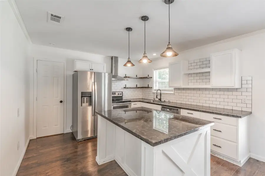 5602 Sayle Street, Greenville, TX 75402 - #3