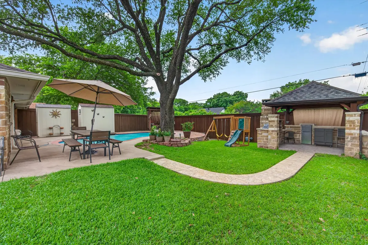 527 Falling Leaves Drive, Duncanville, TX 75116 - #1