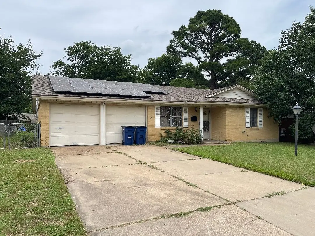 536 Tarrant Avenue, Burleson, TX 76028 - #1