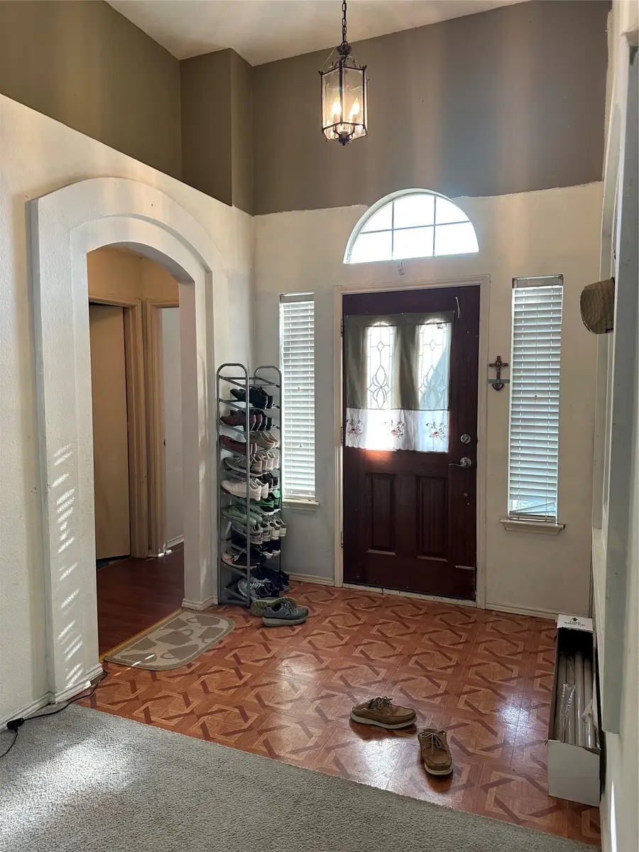 6407 Wolf Creek Court, Arlington, TX 76018 - #2
