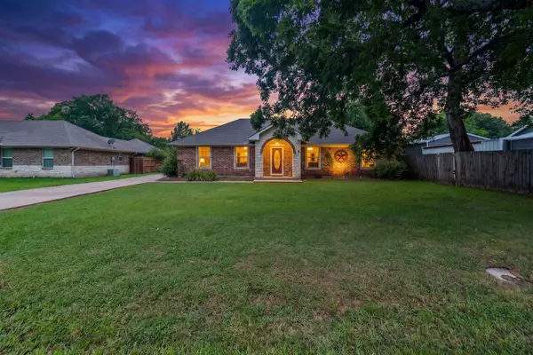 712 S Grand Street, Wolfe City, TX 75496