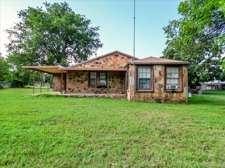 2105 Indian Creek Road, Mineral Wells, TX 76067 - #2