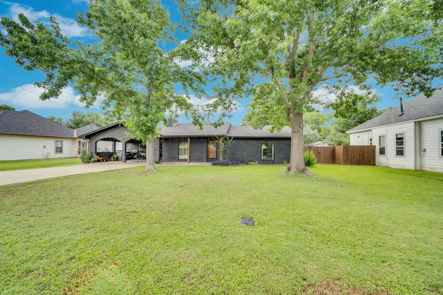 605 W 3rd Street, Maypearl, TX 76064 - #3