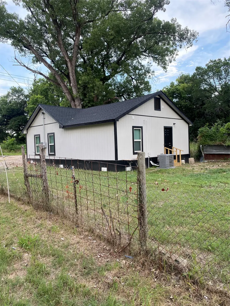324 Hogan Lane, Bellmead, TX 76705 - #3