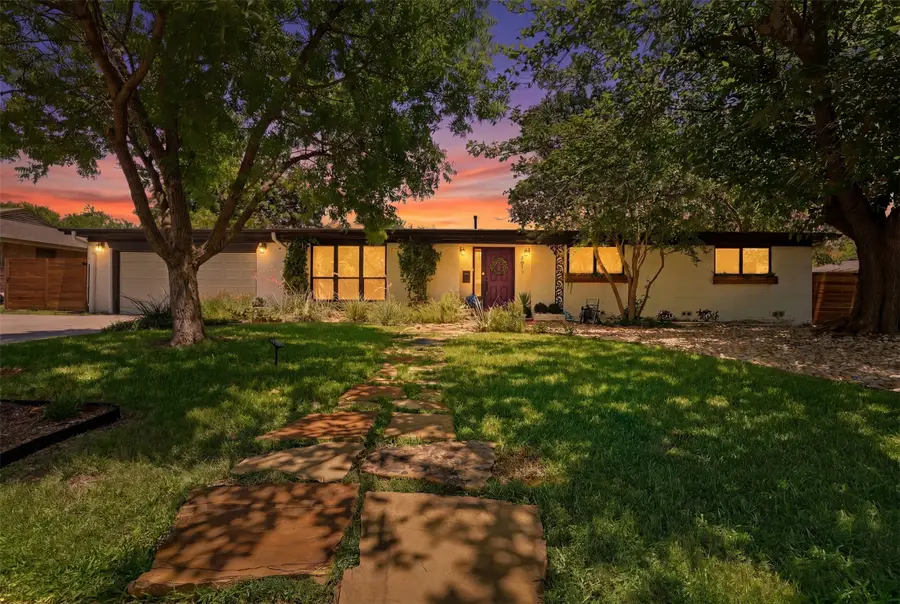 3817 Springbranch Drive, Benbrook, TX 76116 - #2