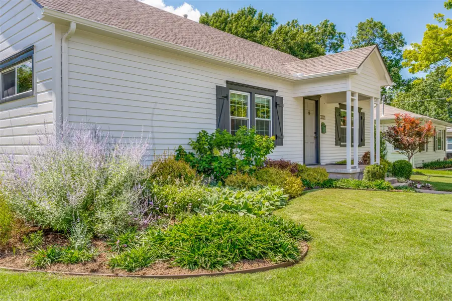 1001 N College Street, McKinney, TX 75069 - #3
