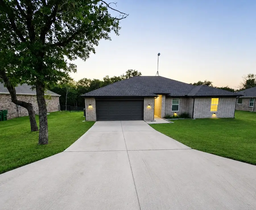 105 Jim Walters Drive, Runaway Bay, TX 76426 - #2