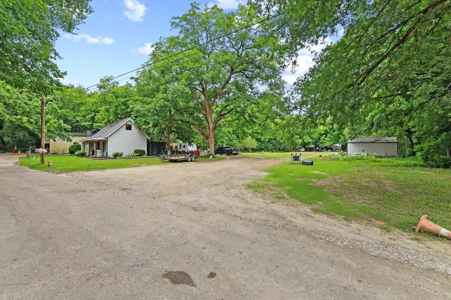 101 Smith Street, Bonham, TX 75418 - #3