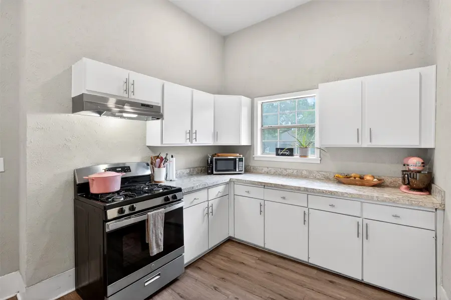 107 S Washington Street, Cleburne, TX 76031 - #3
