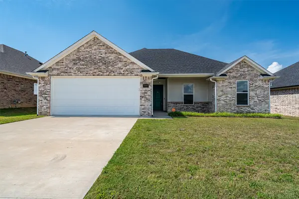 1806 Forestdale, Whitehouse, TX 75791