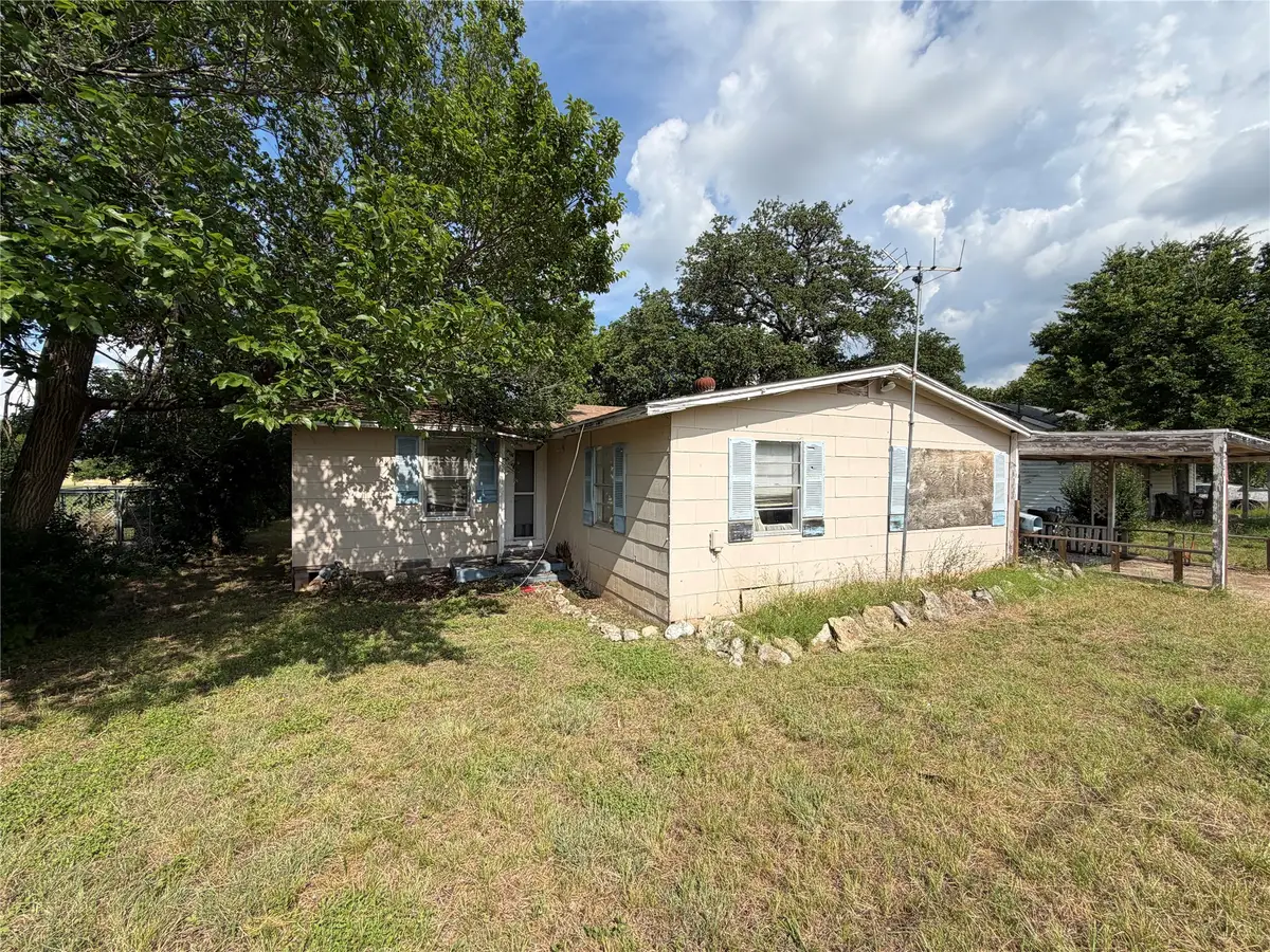 277 S Avenue L, Crawford, TX 76638 - #1