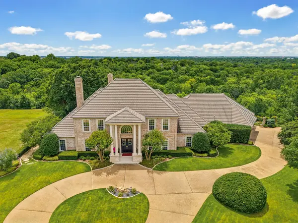 5760 Forest Highlands Drive, Fort Worth, TX 76132