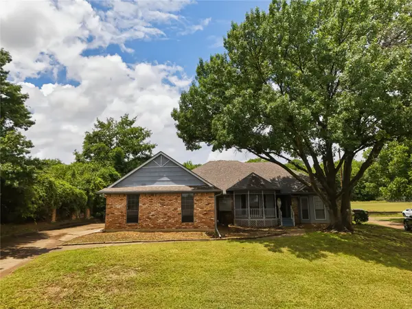 1905 Wedgewood Drive, Grand Prairie, TX 75050