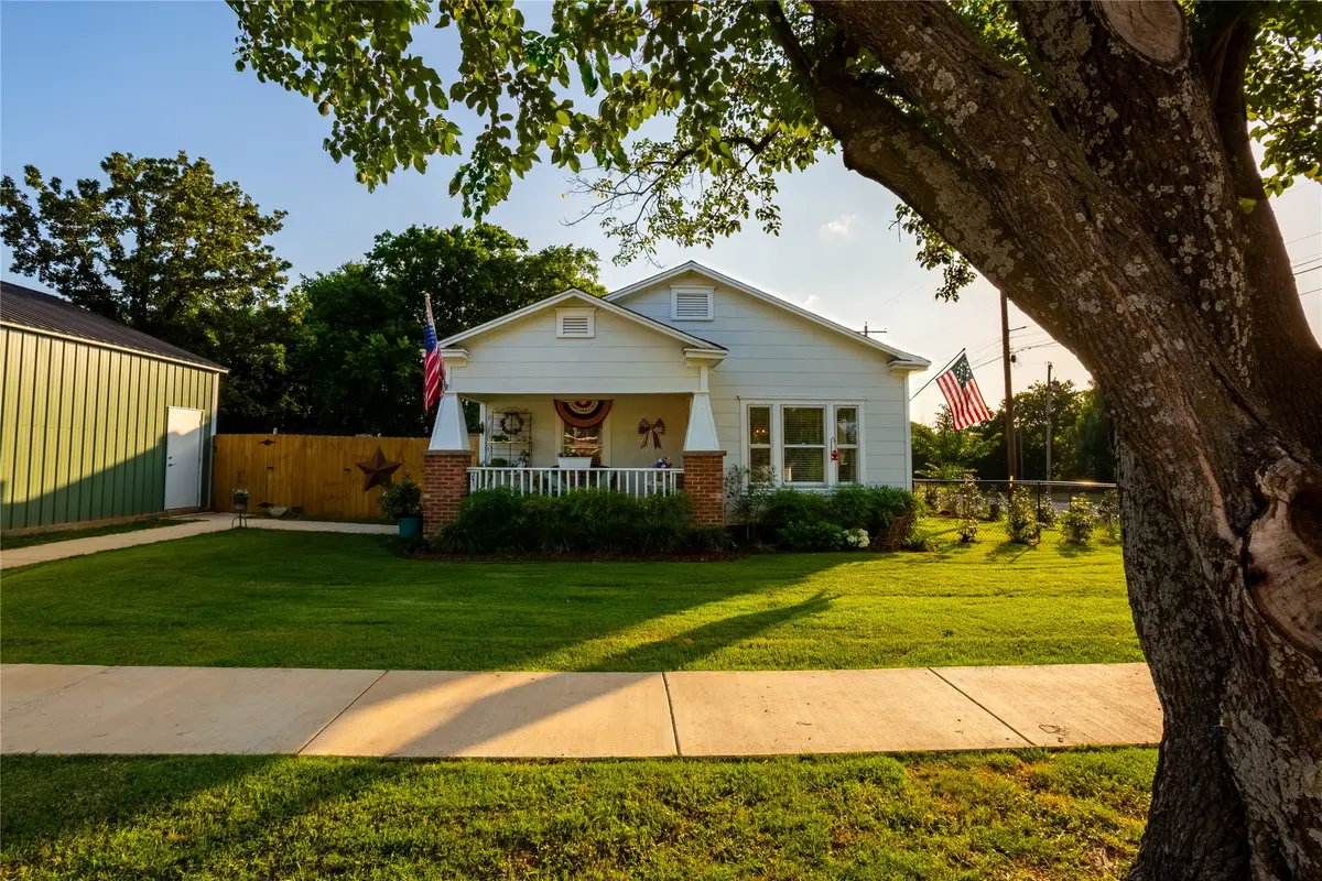 611 Grayson Street, Nocona, TX 76255 - #1
