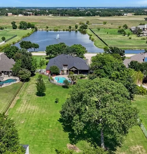 327 Lakeside Drive, Shady Shores, TX 76208
