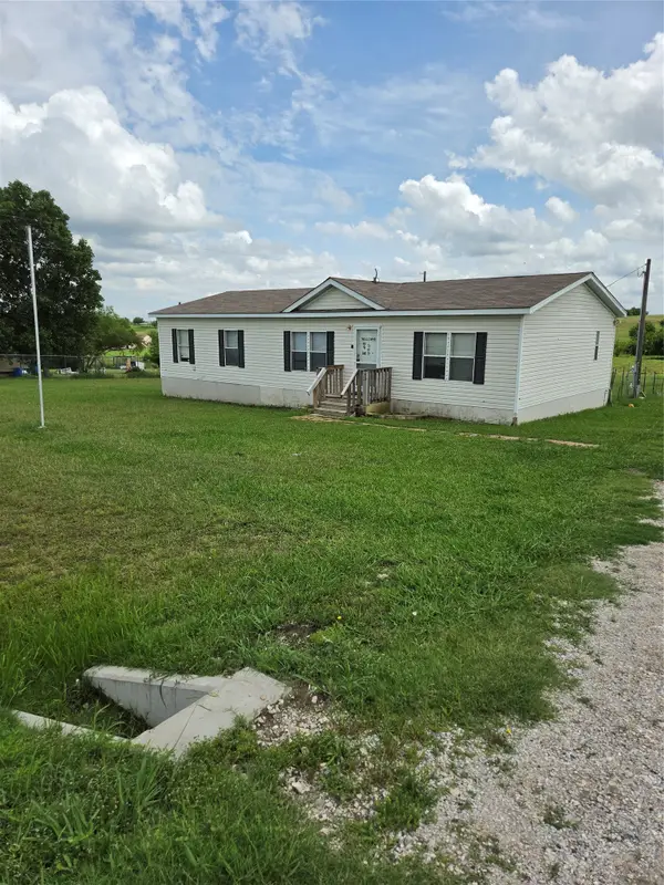 389 Hilltop Trail, New Fairview, TX 76078