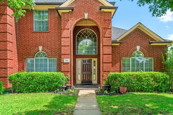 716 Coal Creek Drive, Mansfield, TX 76063