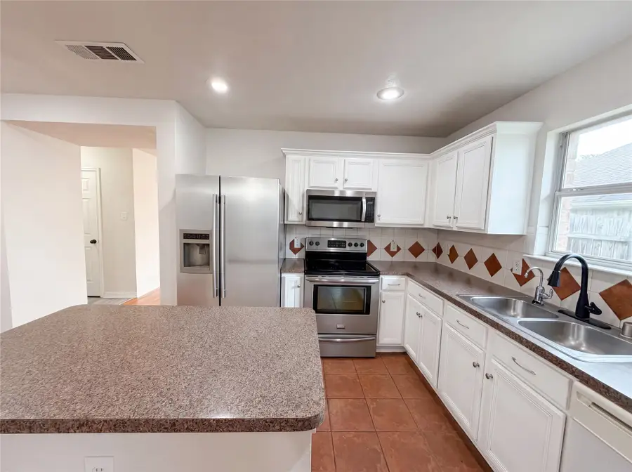 111 Forest Park Lane, Red Oak, TX 75154 - #2