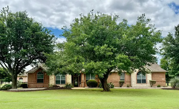 1049 Van Zandt Court, Haslet, TX 76052