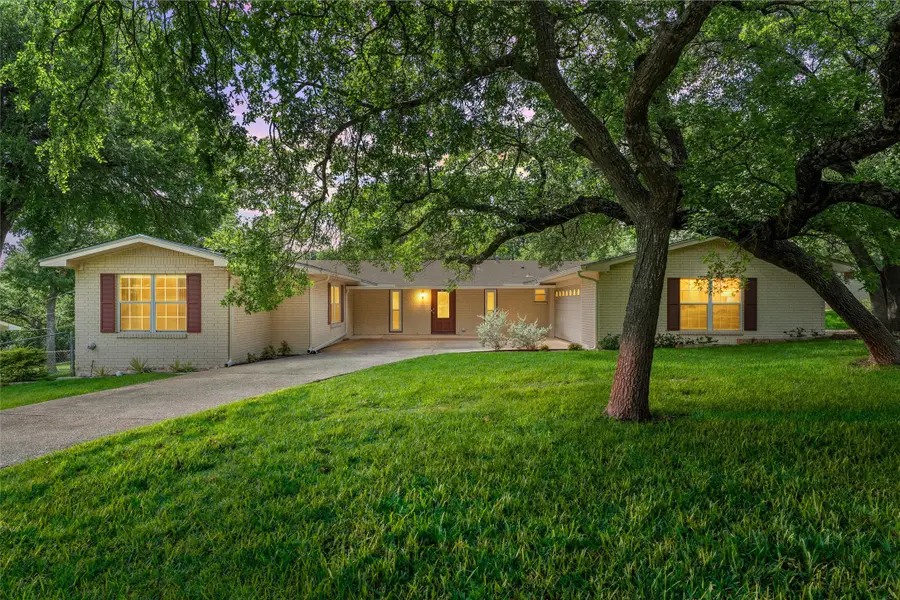 640 Cardinal Drive, Woodway, TX 76712 - #2